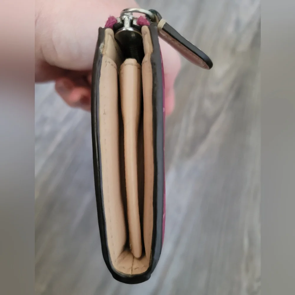 Coach Pink Peytons Dream Leather Wallet with Zipper Great Used Condition Rare - Picture 3 of 9